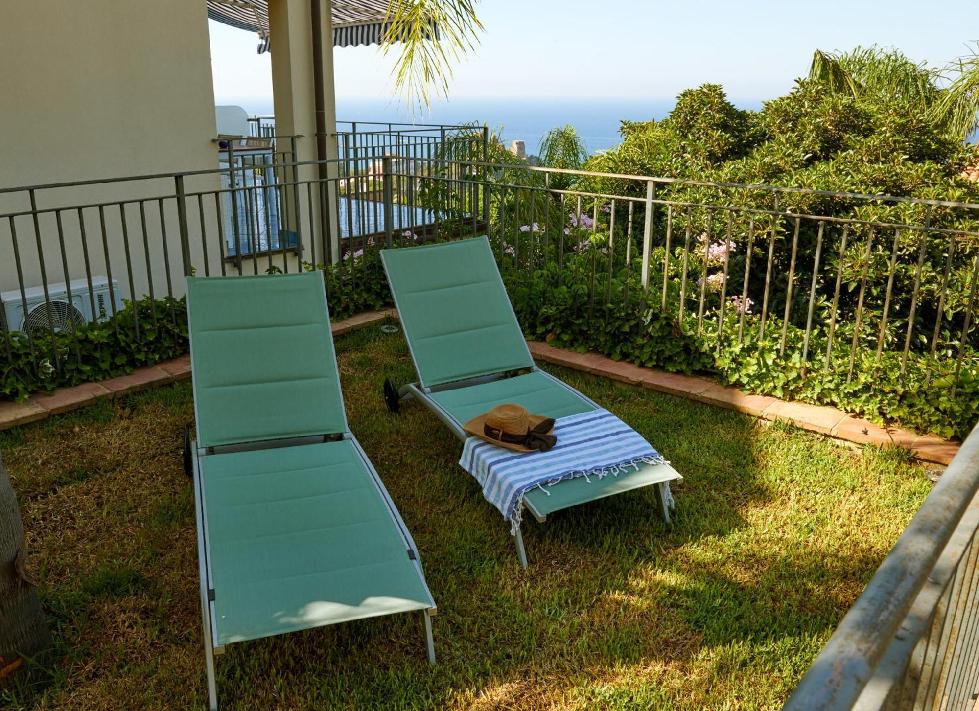Cefalhome - Magara Cefalu Bagian luar foto